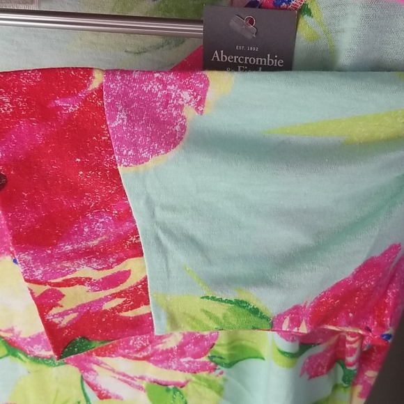 NEW Abercrombie & Fitch top! - Picture 8 of 8